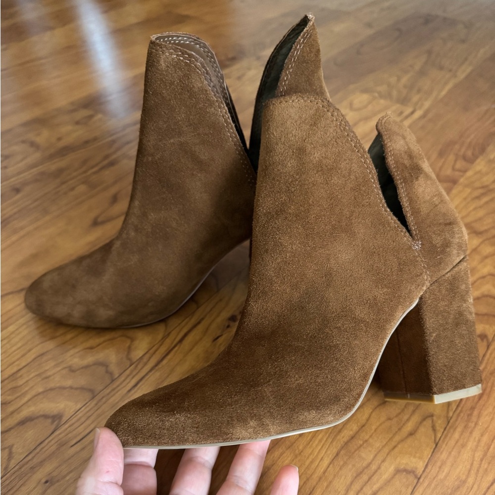 New, Calvin Klein Brown Suede leather Ankle Boots size 8.5